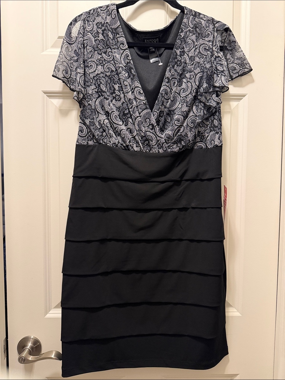 NWOT Enfocus Women social dress. Size 14W.
